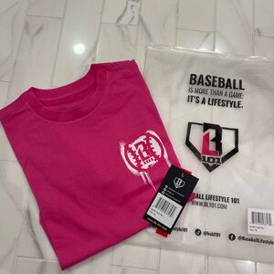 Baseball Lifestyle 101 Graffiti Pink Tee
NWT Youth S